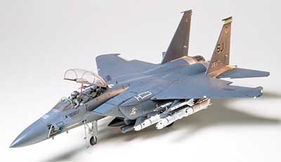 Tamiya 60312 1:32 F15E Strike Eagle Aircraft w/Bunker Buster