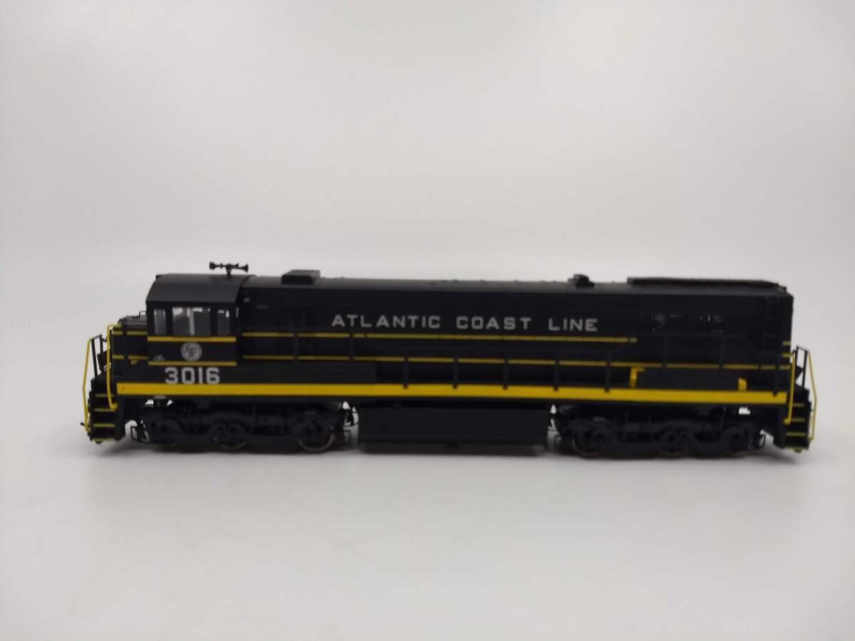 Rivarossi HR2538 HO Atlantic Coast Line GE U25C Diesel Loco Standard DC #3016