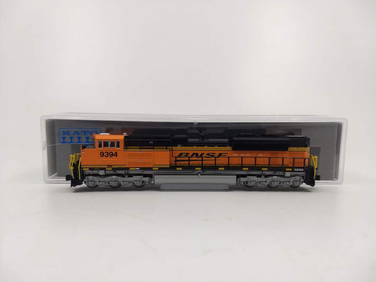 Kato 176-8435 N BNSF "Swoosh" EMD SD70ACe #9394