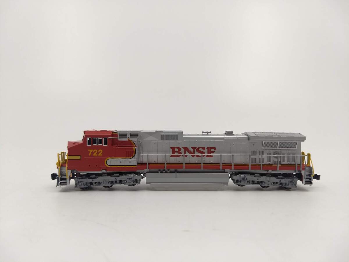 Kato 176-3510 N Scale BNSF C44-9W Powered Diesel Locomotive #722