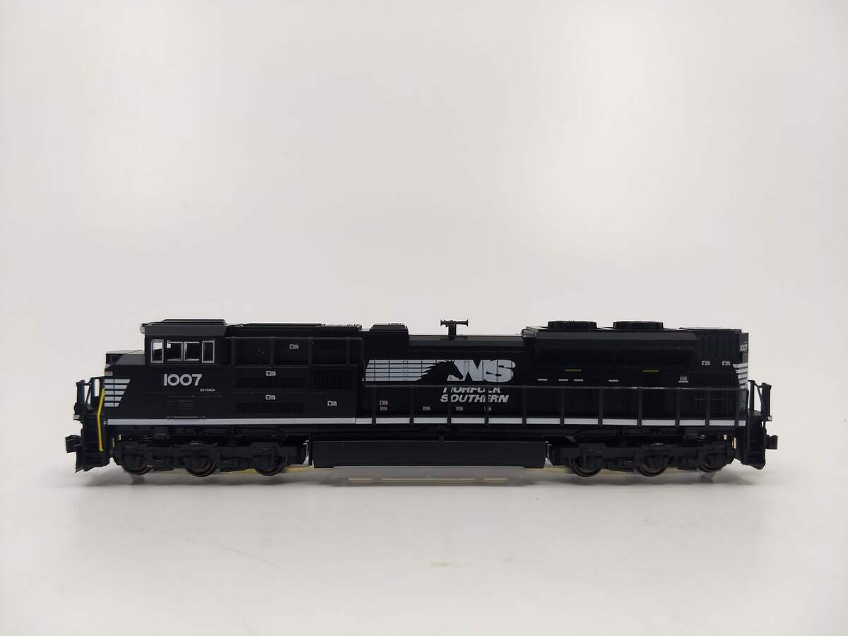 10％OFF】 鉄道模型 KATO Nゲージ 176-7606 SD70M NS #2588