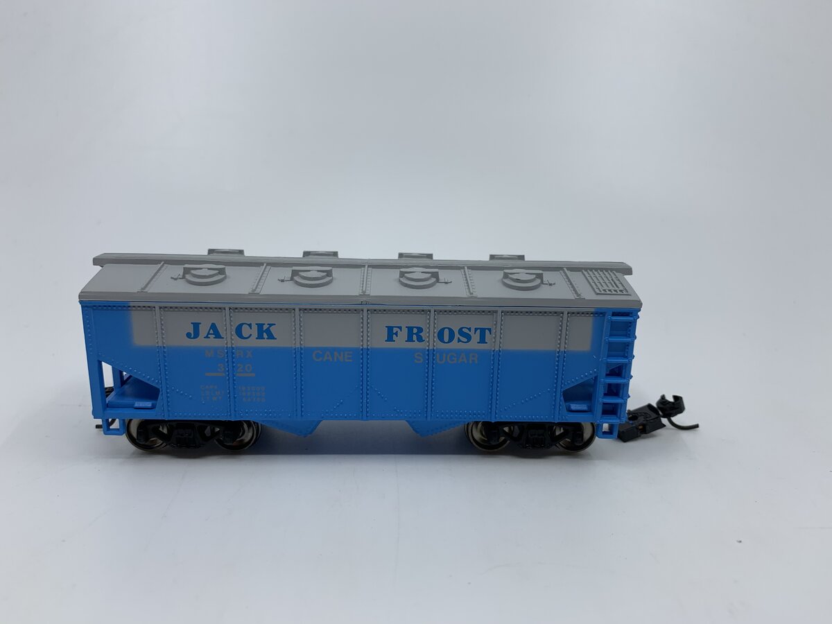 Model Power 8083 HO 36'2-Bay Cvd.Hopper Jack Frost