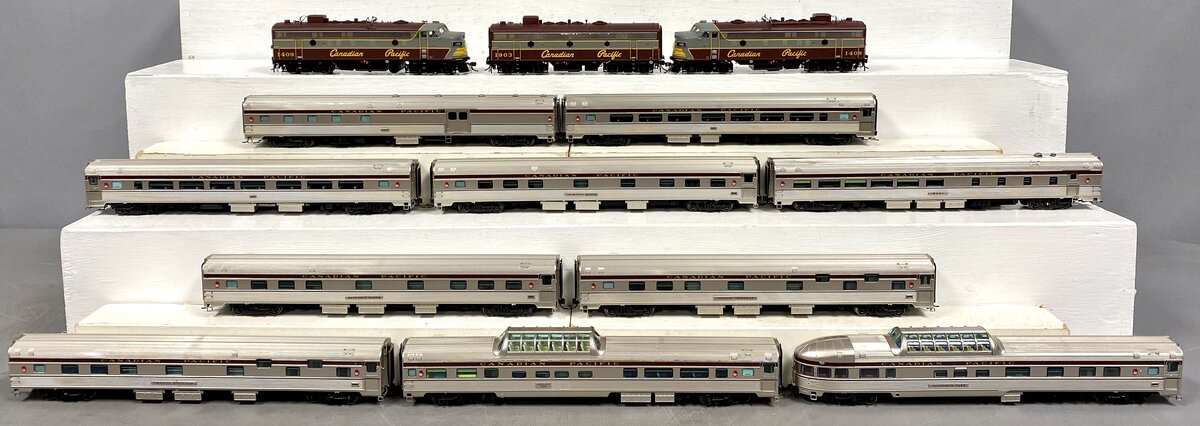 Rapido Trains 210001 CP Rail The Canadian Complete HO Gauge Diesel Train Set