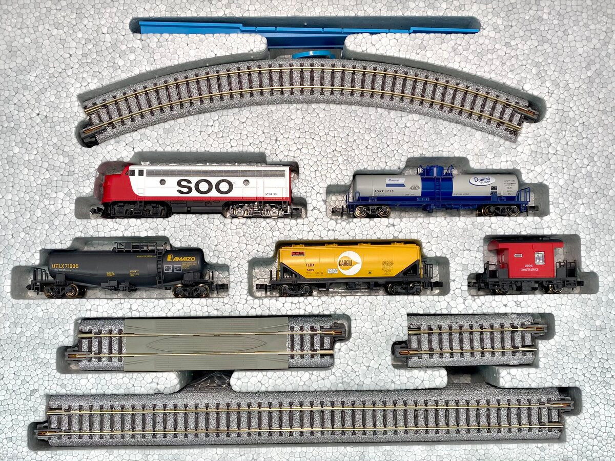 Kato 106-0006 SOO Line F7 N Gauge Diesel Freight Starter Train Set