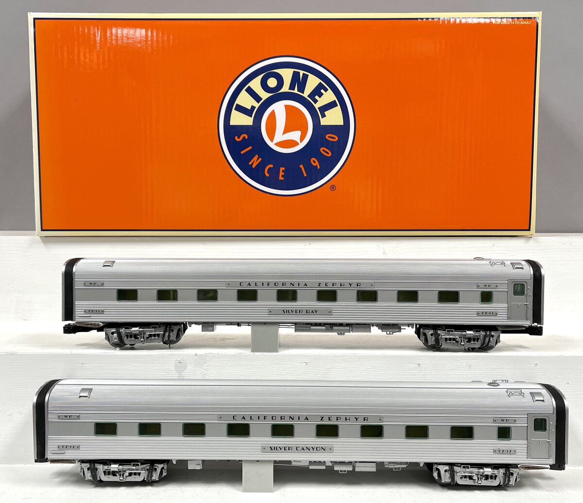 Lionel 6-25727 O Western Pacific Zephyr 18'' Aluminum Passenger Car (Pack of 2)