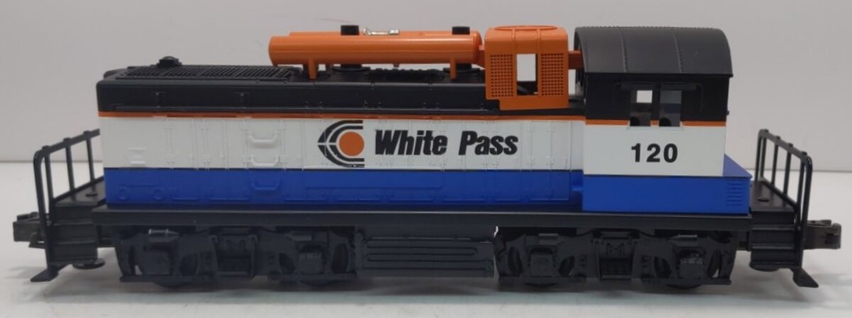 Lionel 6-28594 O Gauge White Pass & Yukon NW-2 Diesel Switcher #120