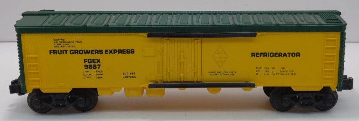 Lionel 6-9887 O Gauge FARR Fruit Growers Express Refrigerator Car #9887