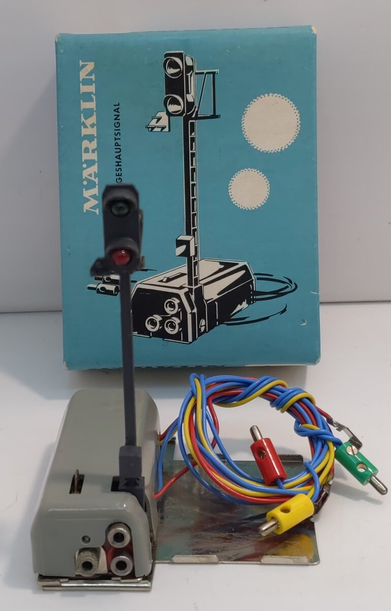 Marklin 7188 HO Scale Colored Light Electric Signal