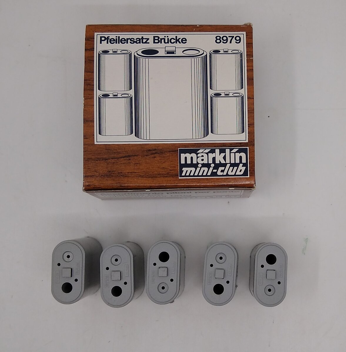 Marklin 8979 Z 1-5/8" Bridge Pillar Set (Box of 5)