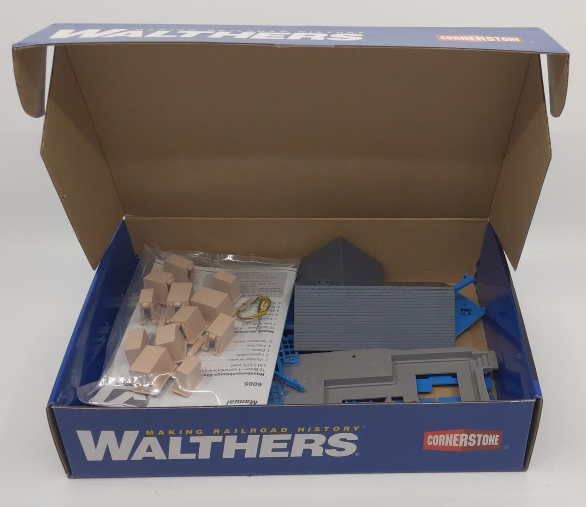 Walthers 933-3651 HO Aunt Lucy's House Building Kit