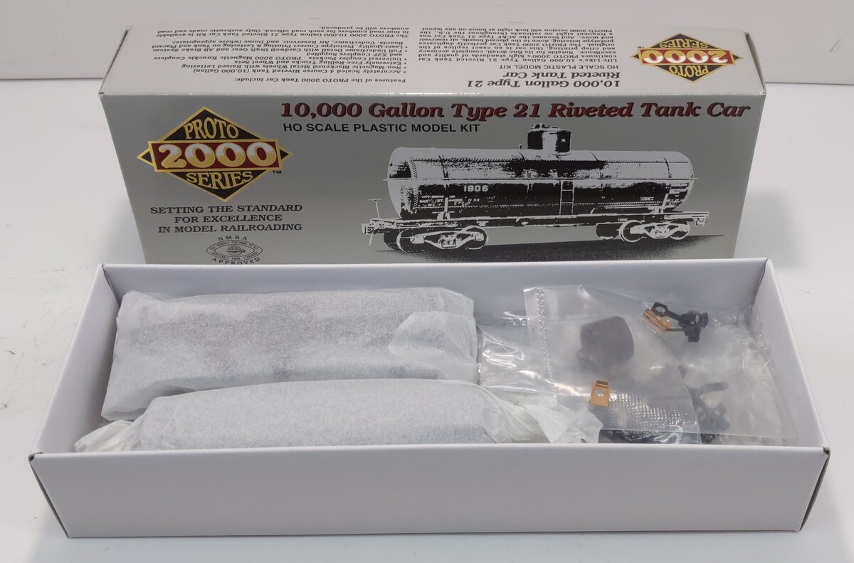 Proto 2000 23163 HO SUNX 10,000 Gallon Type 21 Tank Car Kit #1818