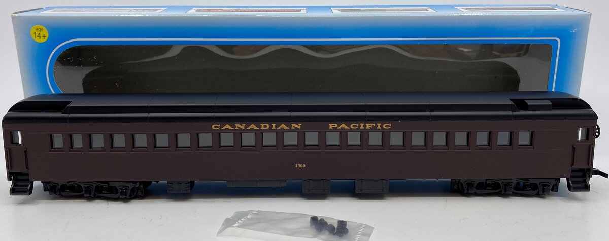 IHC 49111 HO Scale Canadian Pacific Heavyweight Coach Car #315