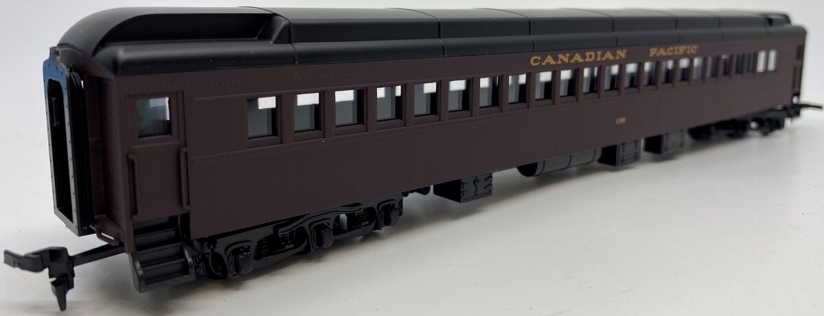 IHC 49111 HO Scale Canadian Pacific Heavyweight Coach Car #315