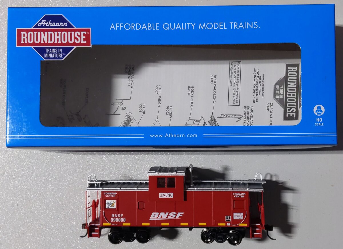 Roundhouse 87935 HO Scale BNSF Wide Vision Caboose #999000