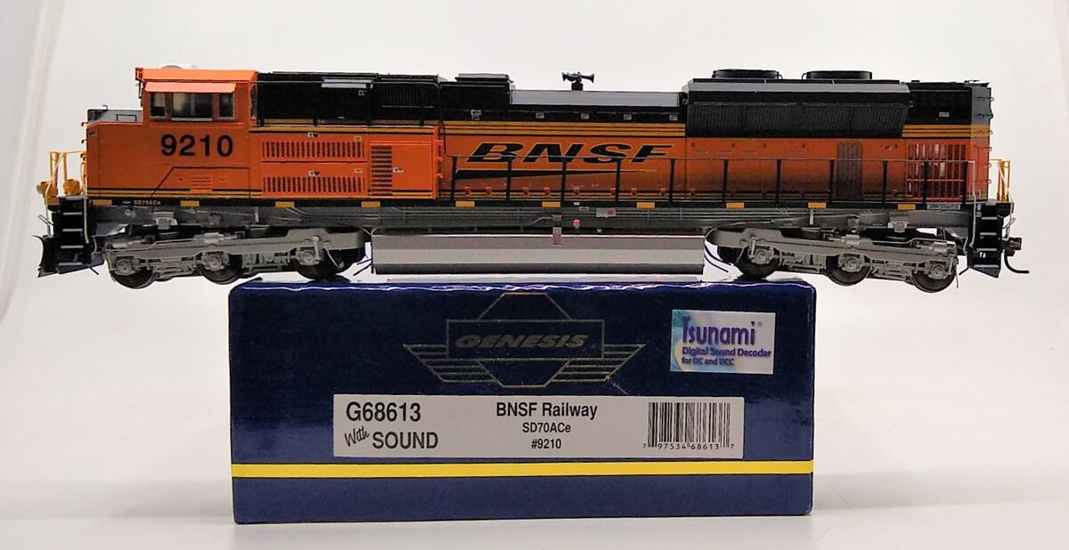 Athearn G68613 HO BNSF SD70ACe Diesel Locomotive with DCC & Sound #921 –  Trainz