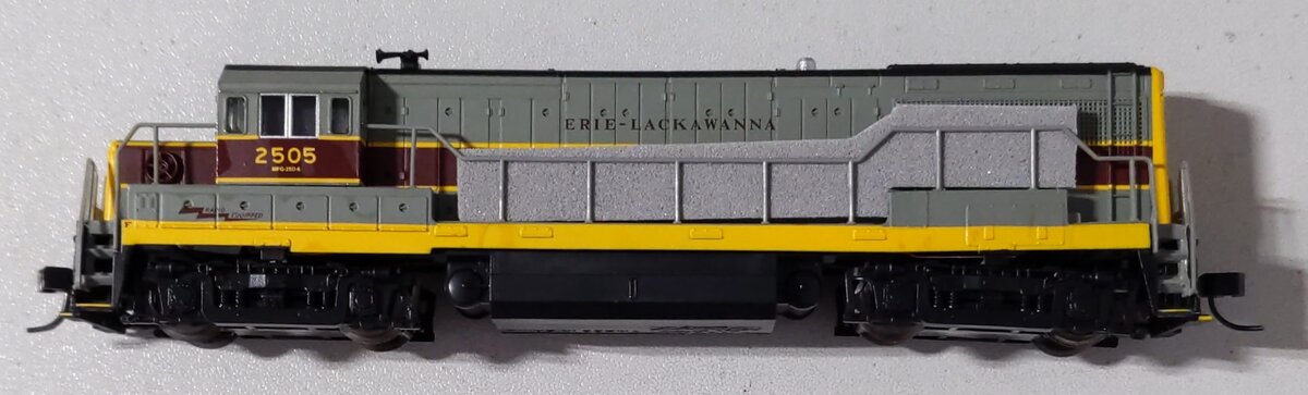 Atlas 44721 N Scale Erie Lackawanna U25B PH.2B Diesel Locomotive #2505