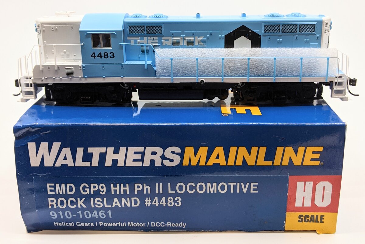 Walthers 910-10461 HO Scale Rock Island EMD GP9 Phase II Diesel Locomotive #4483