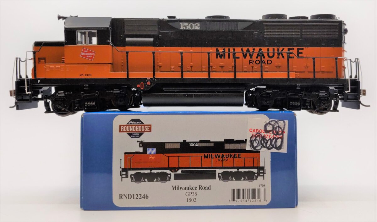 Roundhouse 12246 HO Scale Milwaukee Road GP35 Diesel Locomotive #1502