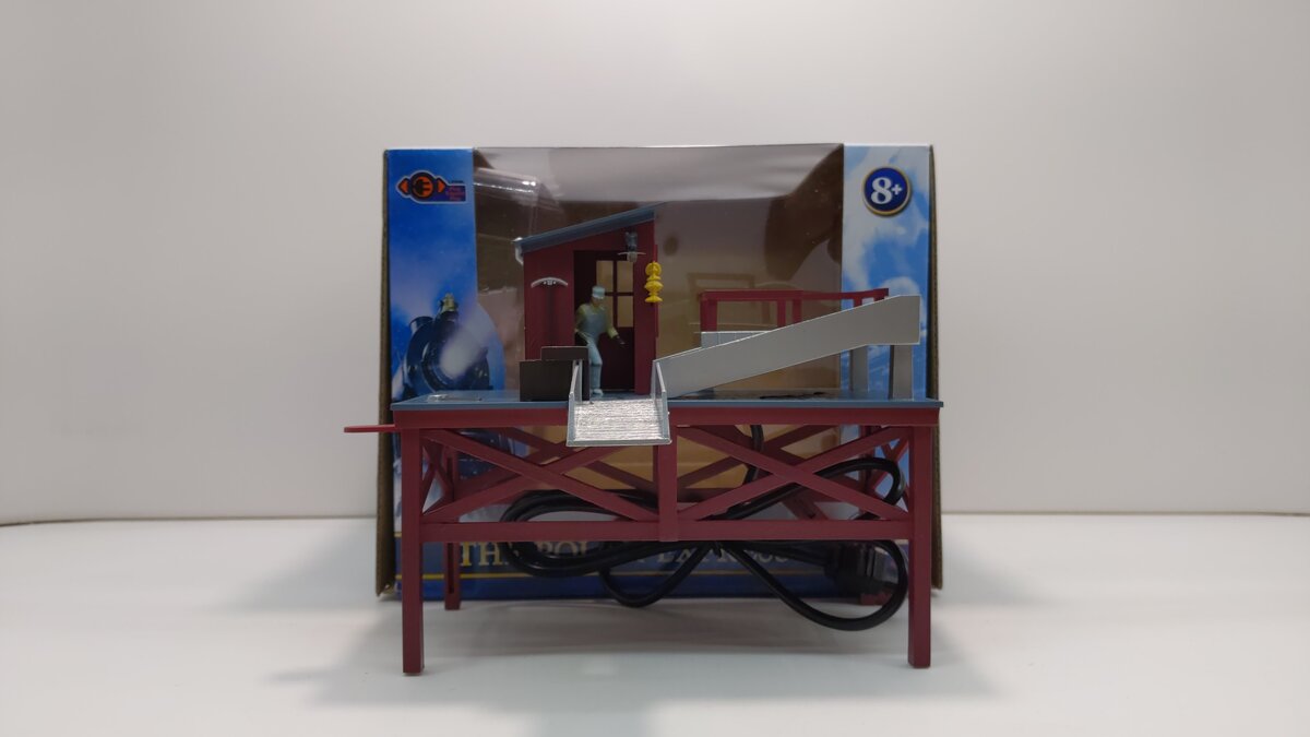 Lionel 1929050 O Scale The Polar Express Barrel Loader Building