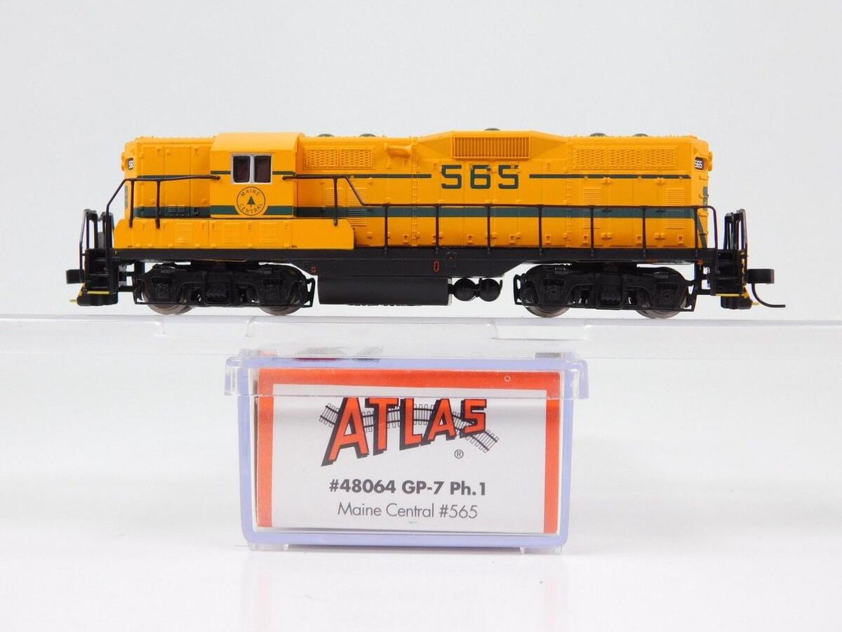 Atlas 48064 N Scale MEC GP7 Diesel Locomotive #565