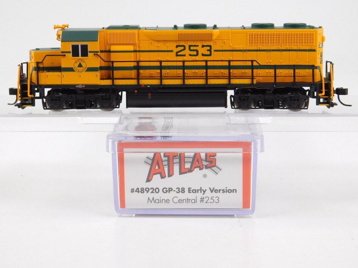 Atlas 48920 Atlas 48063 N Scale MEC GP7 Diesel Locomotive #253