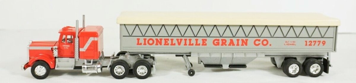 Lionel 6-12779 O Gauge Lionelville Grain Co. Tractor & Grain Rig