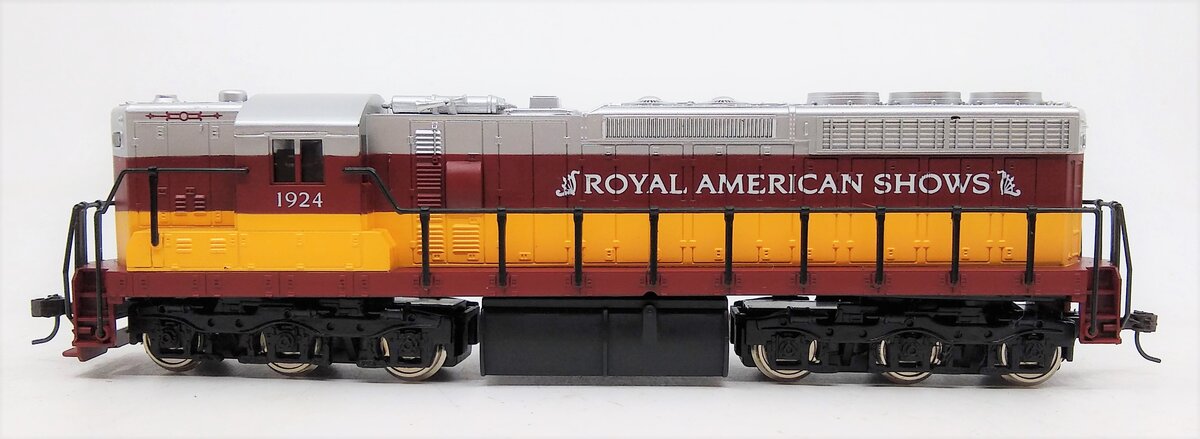 IHC Premier Series DC 3834 EMD hotsell SD-24 Diesel Locomotive Royal American Shows 1921