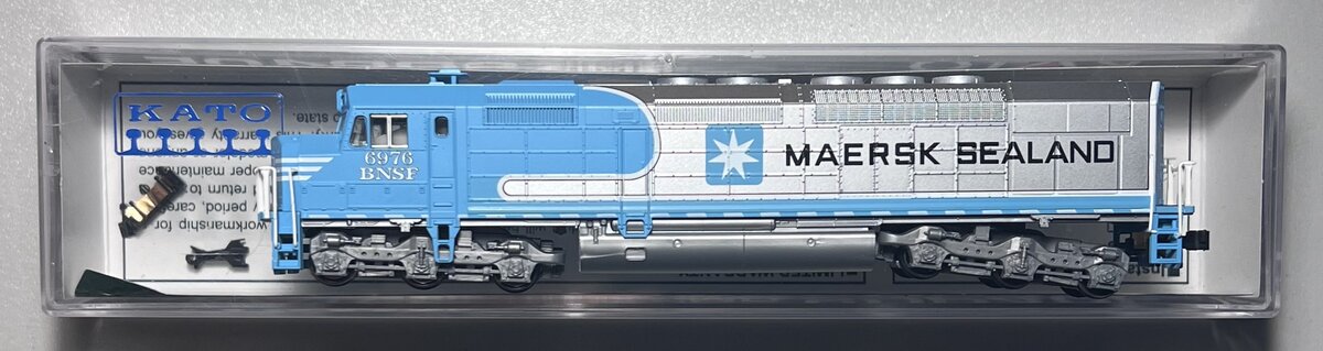 Kato 176-9241 N BNSF Maersk EMD SDP40F Type IVb Diesel Locomotive #6976 EX/Box