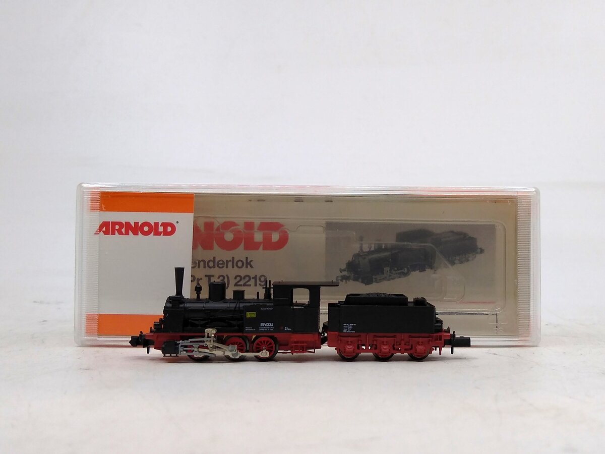 Arnold 2219 N Scale DR Deutsche Reichsbahn Steam Locomotive and Tender Trainz