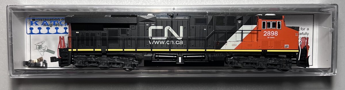 Kato 176-8938 N Canadian National GE ES44AC Diesel Locomotive #2898