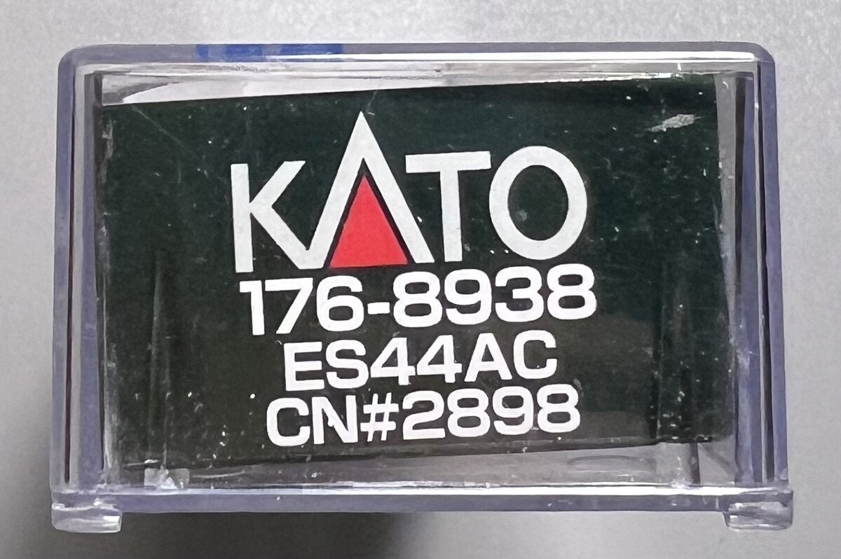 Kato 176-8938 N Canadian National GE ES44AC Diesel Locomotive #2898