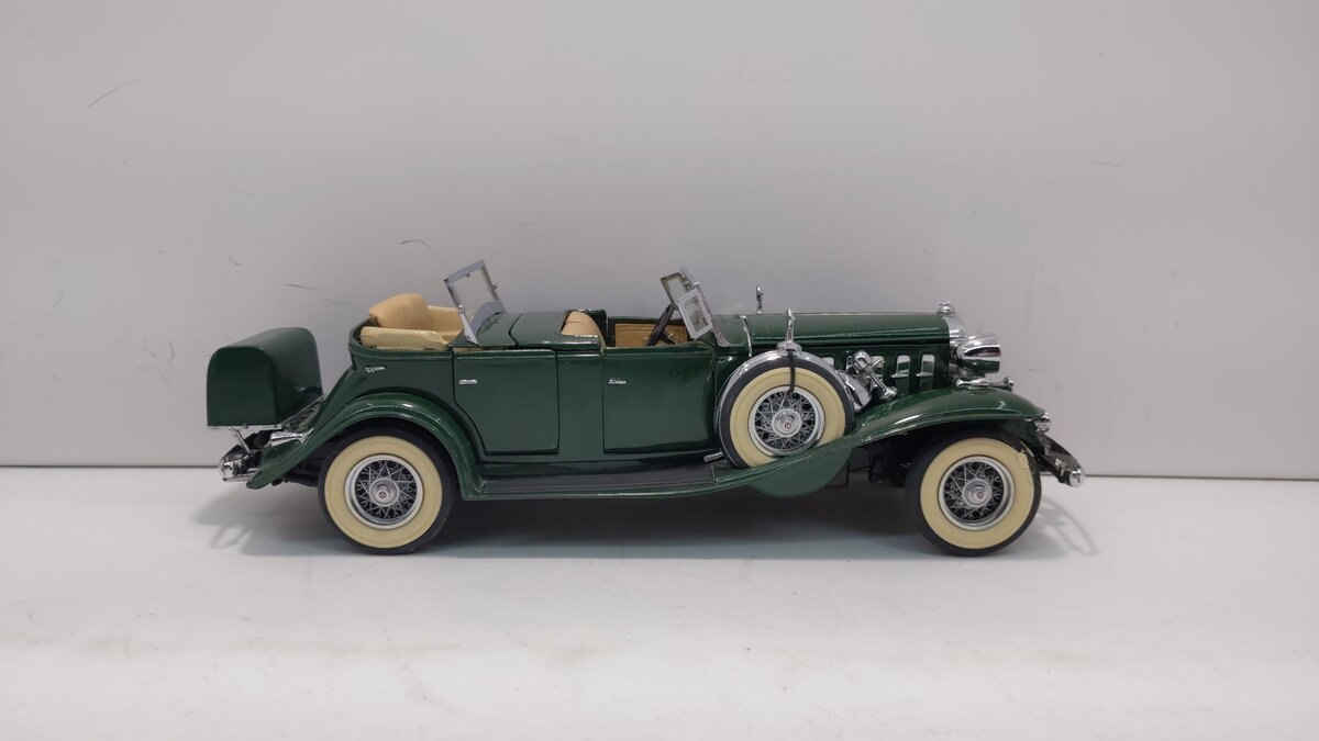 Danbury Mint 1:24 Scale 1932 Cadillac V-16 Sport Phaeton LN/Box