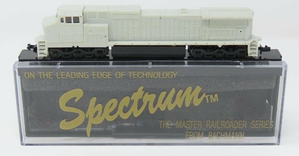 Bachmann 86051 N Undecorated GE Dash 8-40CW Diesel