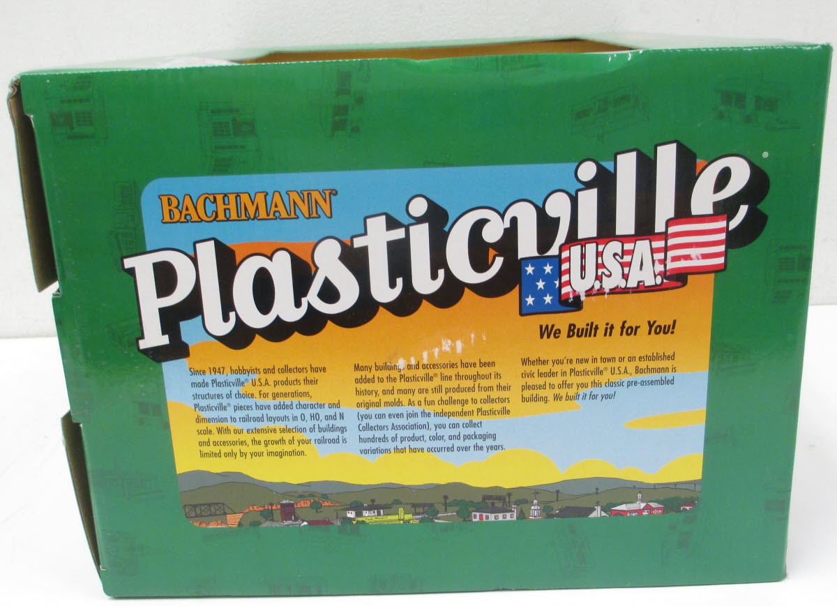 Bachmann 45310 O Plasticville Built-Up Trailer Park w/2 Trailers & Flag Pole