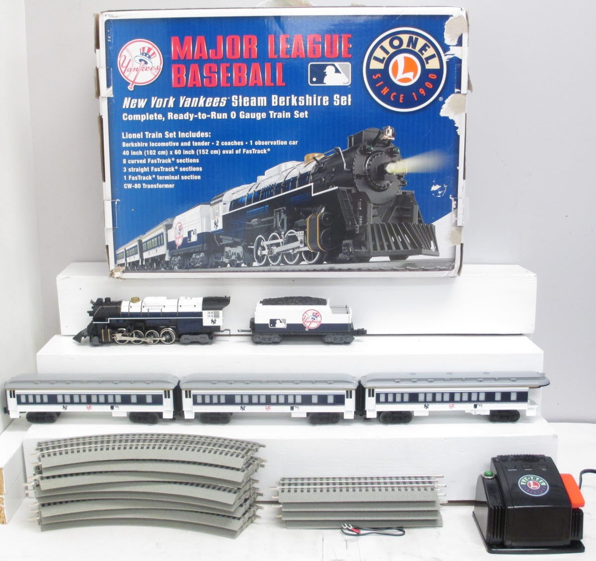 Lionel 7-12000 New York Yankees O Gauge Steam Passenger Train Set