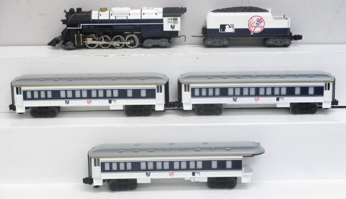 Lionel 7-12000 New York Yankees O Gauge Steam Passenger Train Set