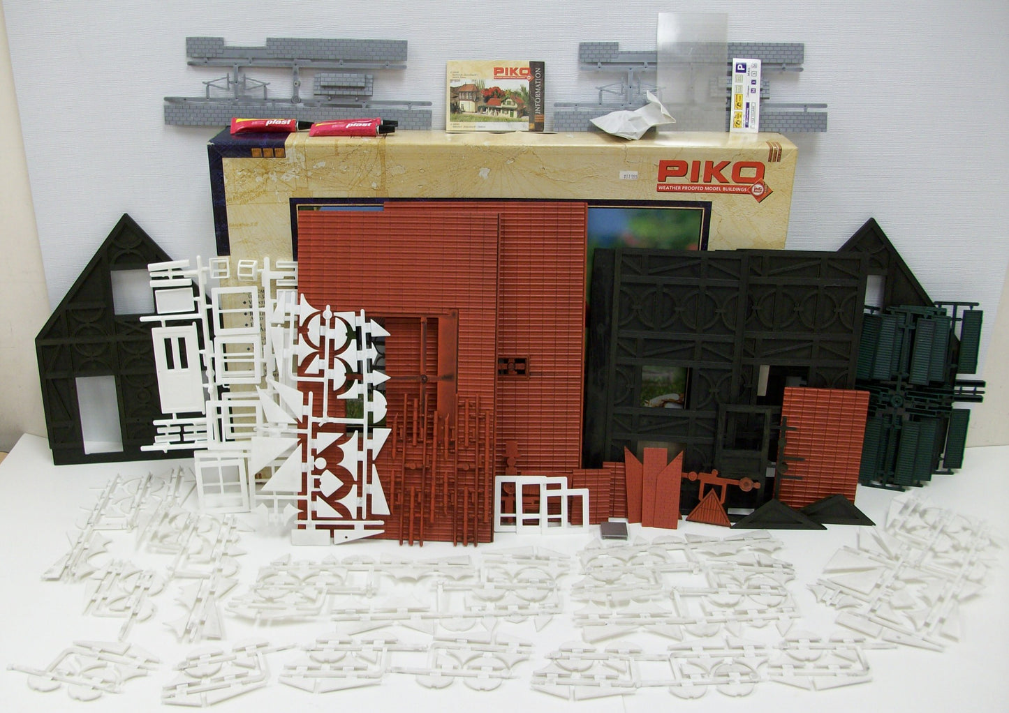 Piko 62053 G Scale Frank's Timbered House Buidling Kit