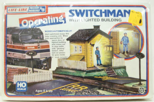 Life Like 8203 HO Operating Switchman With Lighted Building